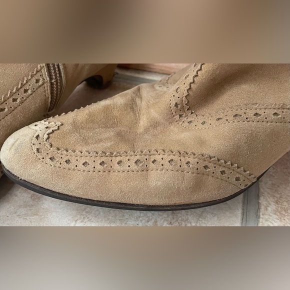 Lulu Guiness tan,suede, embroidered knee boots, leather sole/interior; 40 1/2 - Picture 3 of 14